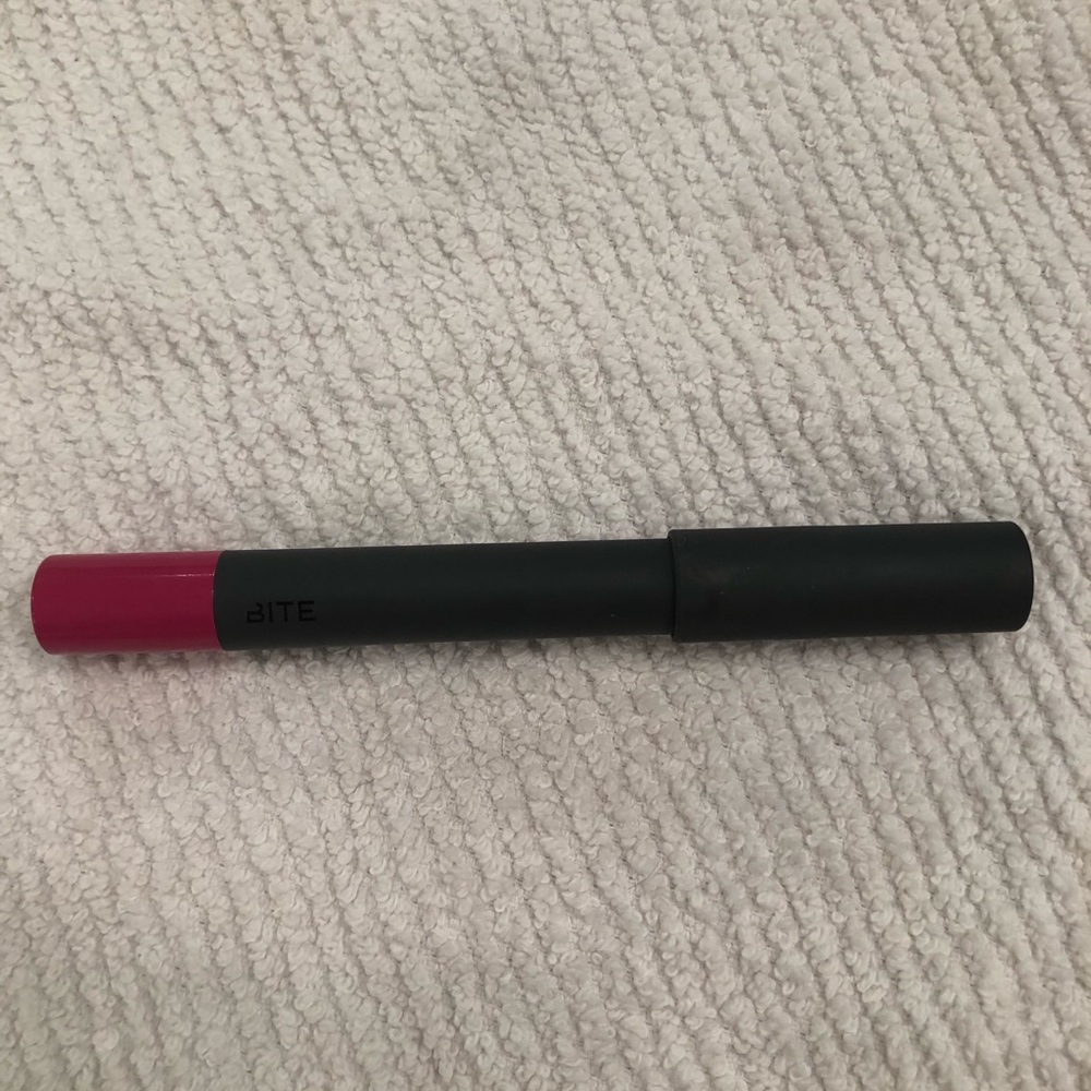 NEW BITE BEAUTY HIGH PIGMENT LIP PENCIL